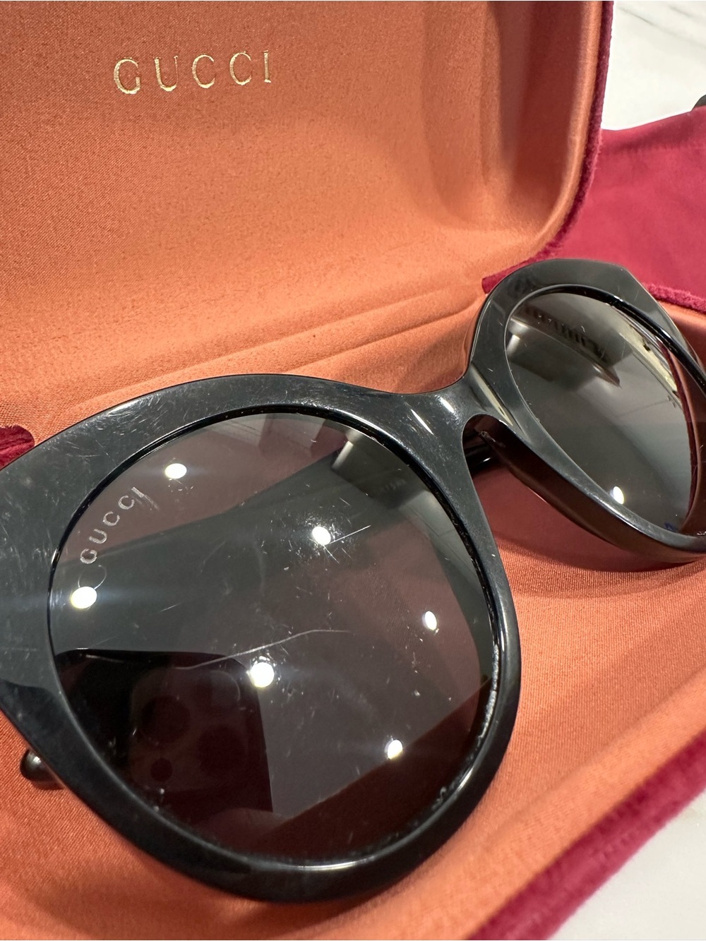 Authentic Gucci Black Round Cat-Eye Sunglasses - Picture 4 of 8